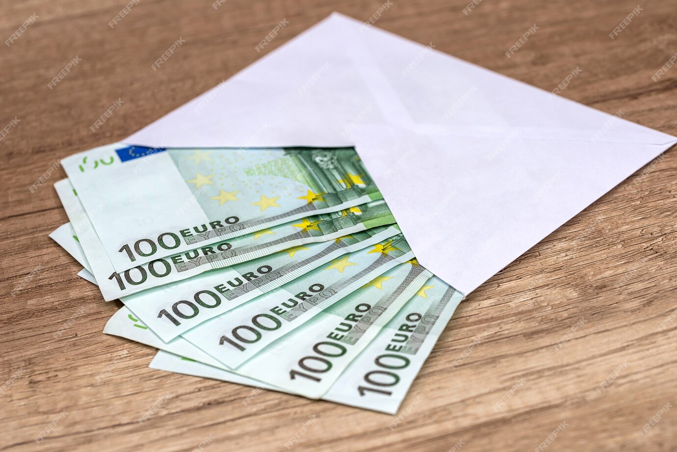 eura v obálce